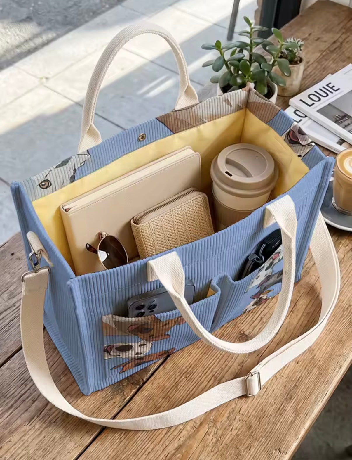 SoftDog Blue Pup Bag interior and storage